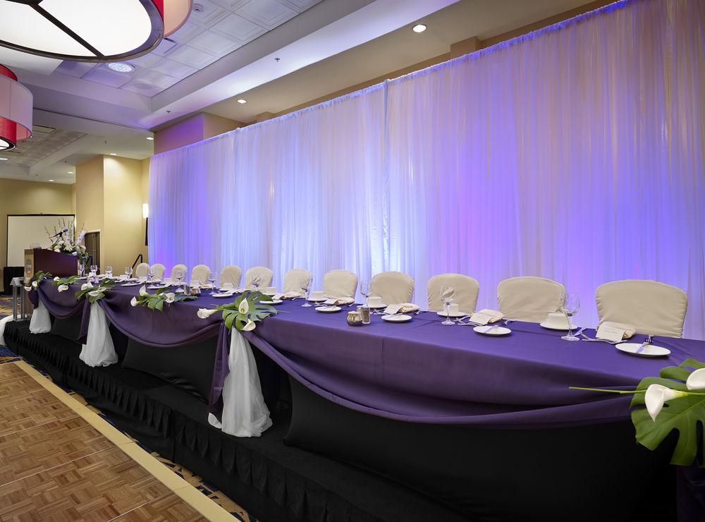 Courtyard By Marriott Edmonton West Hotell Exteriör bild