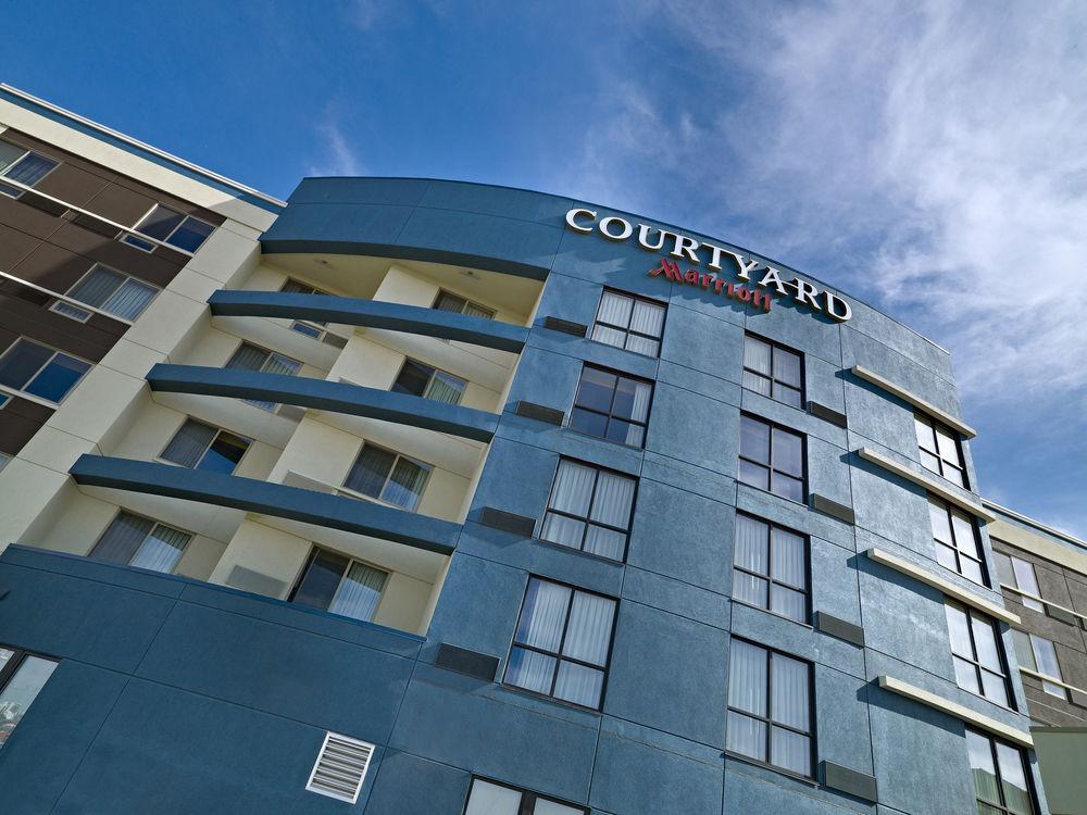 Courtyard By Marriott Edmonton West Hotell Exteriör bild
