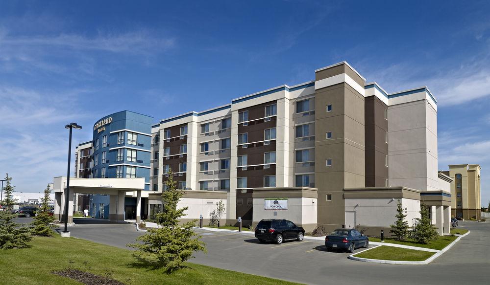 Courtyard By Marriott Edmonton West Hotell Exteriör bild