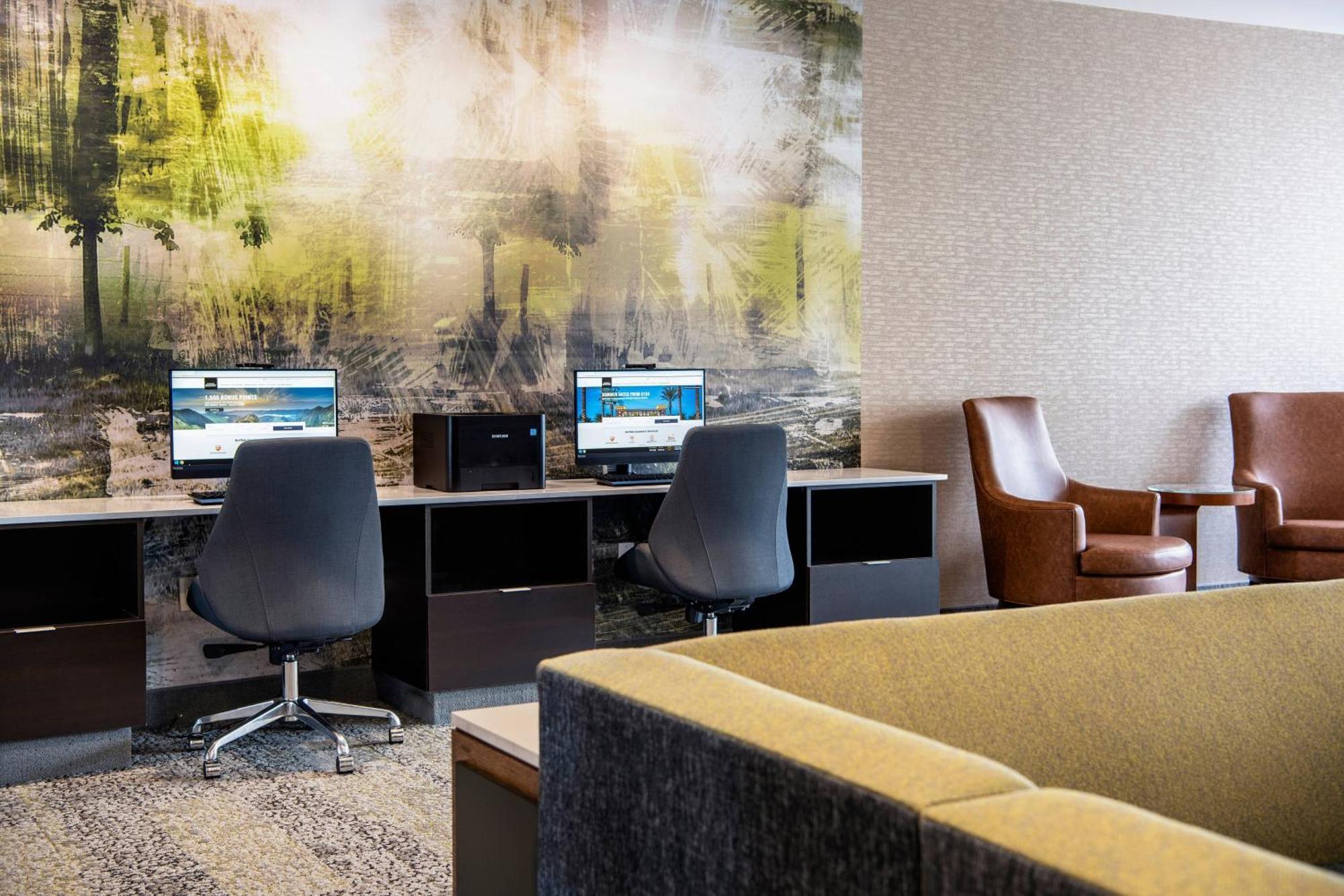 Courtyard By Marriott Edmonton West Hotell Exteriör bild