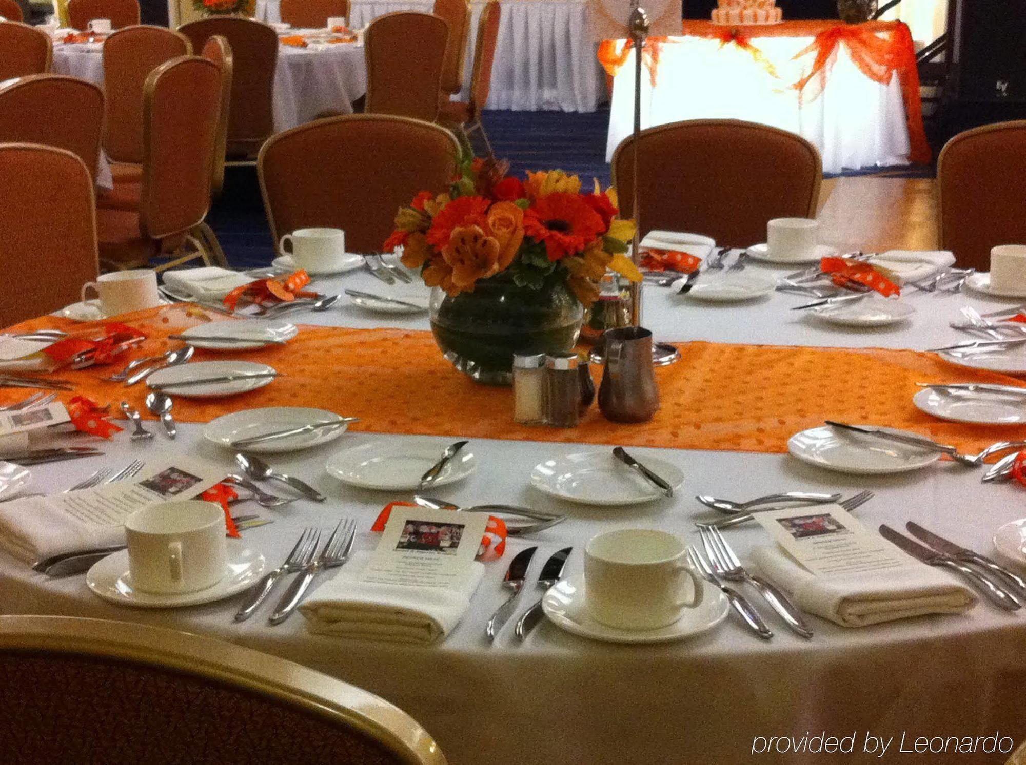Courtyard By Marriott Edmonton West Hotell Restaurang bild