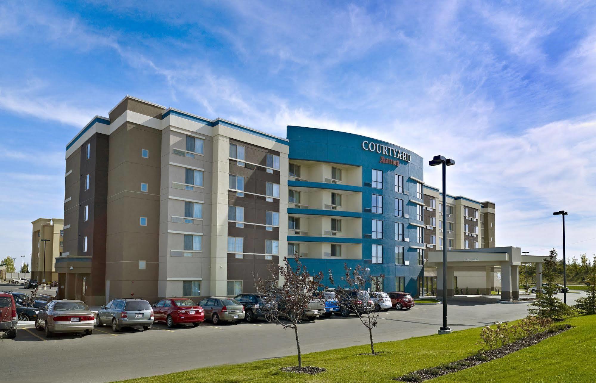 Courtyard By Marriott Edmonton West Hotell Exteriör bild