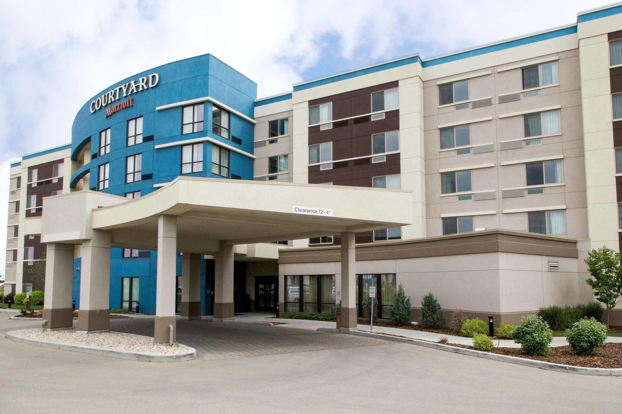Courtyard By Marriott Edmonton West Hotell Exteriör bild