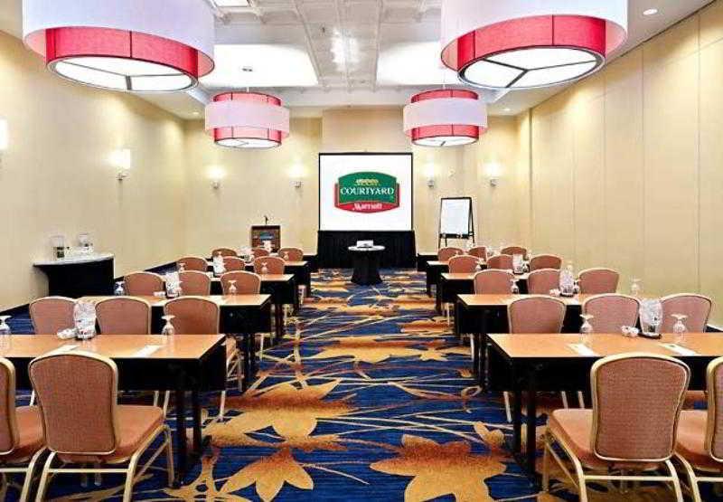 Courtyard By Marriott Edmonton West Hotell Exteriör bild