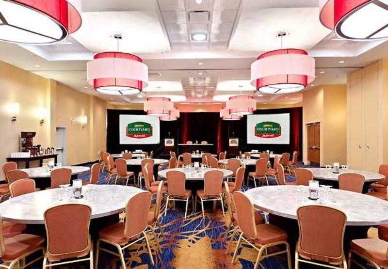 Courtyard By Marriott Edmonton West Hotell Exteriör bild